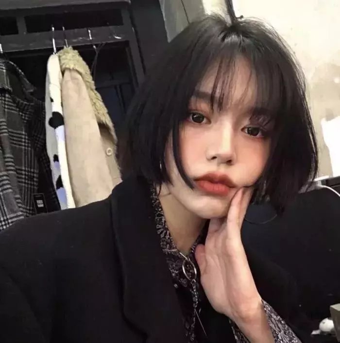 暗红